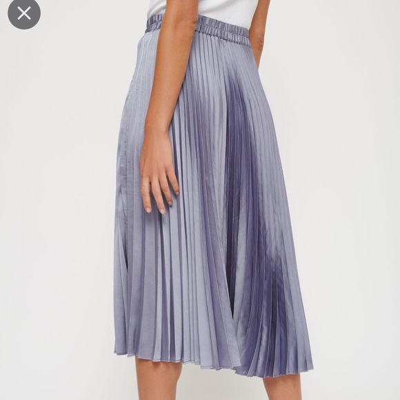 SOLD Bnwt Pleated Midi Skirt - Picture 7 of 8